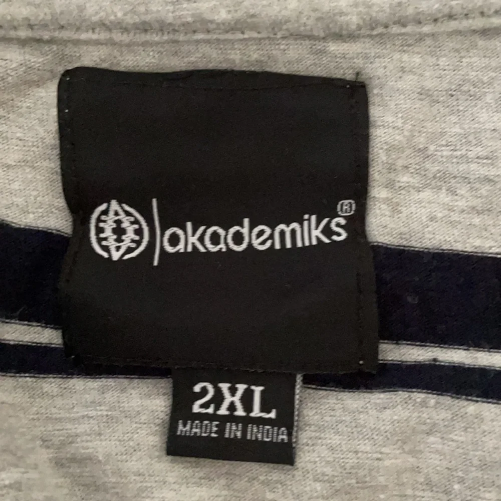 Akademiks Men’s Short Sleeve Striped Shirt Size 2XL - Picture 4 of 6